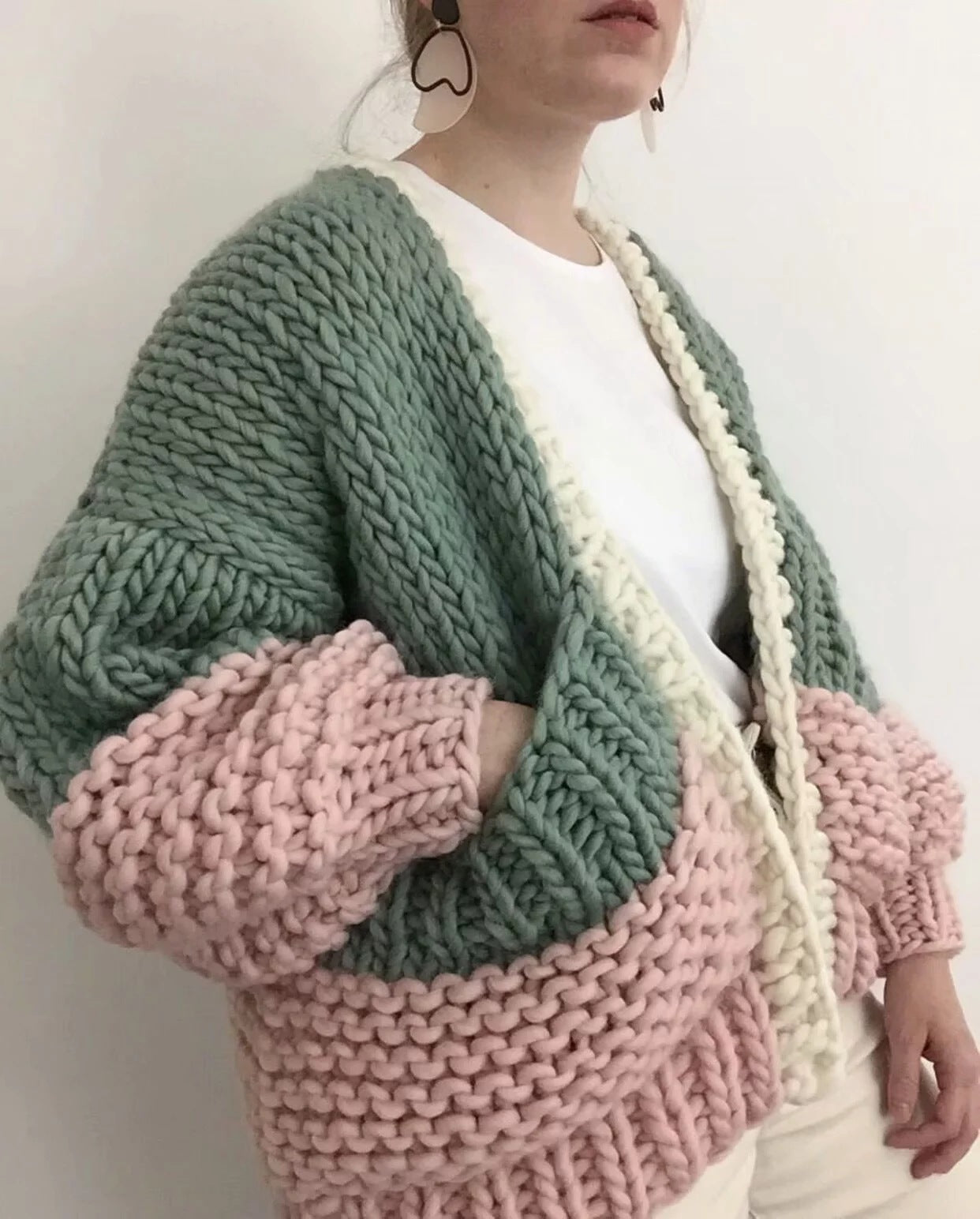women’s fashion Autumn and Winter Thickened Loose Knitted Coat Women's Style Lazy Hand-Woven Ball Sweater