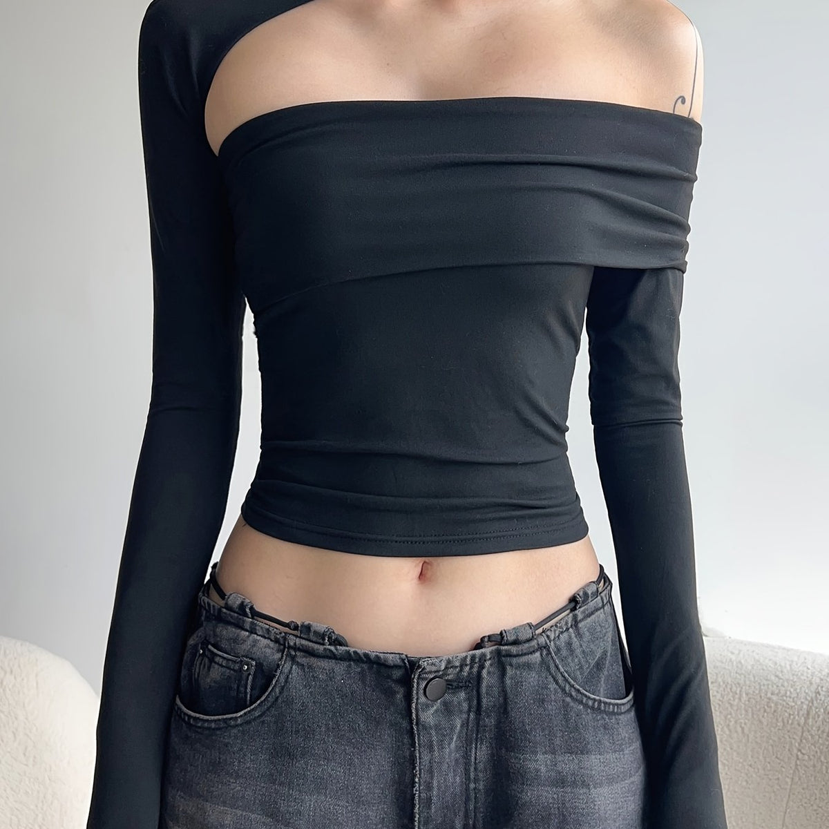 BXOXO [1pc Off-Shoulder T-Shirt] 1pc SassyGals Sexy Asymmetric Off-Shoulder T-Shirt for Women - Knit Polyester, Short Length, Solid Color, Slim Fit, Spring/Summer Fashion Top