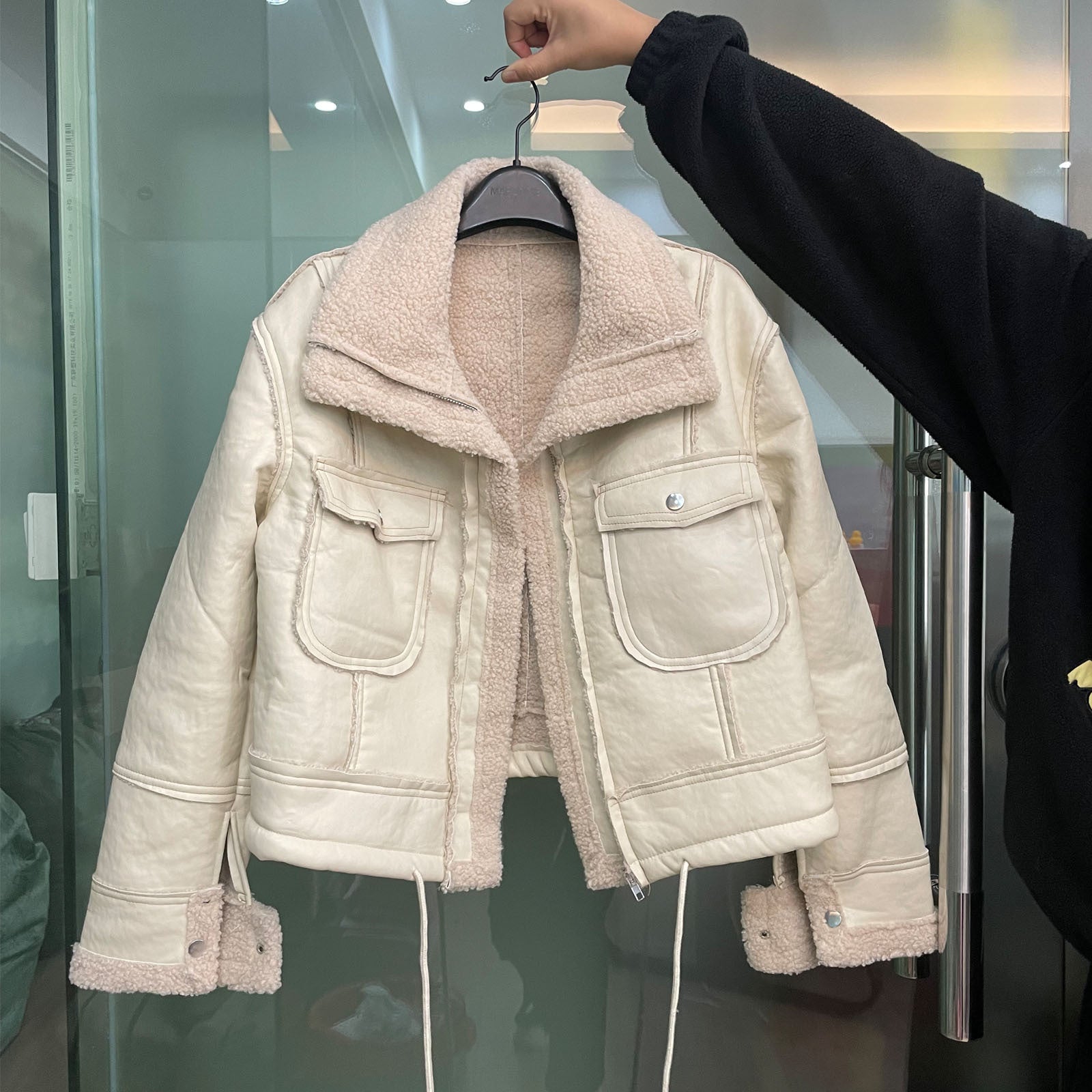 Autumn and Winter Coat Lamb Wool Short Coat Zipper Machine Car Style Jacket Top Female