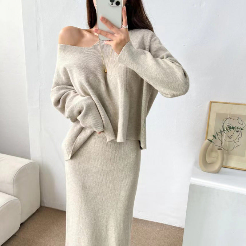 duo costumes Women's Korean-Style Chic Autumn and Winter Gentle Temperament V-neck Pullover Sweater + High Waist Slimming Sheath Half-Length