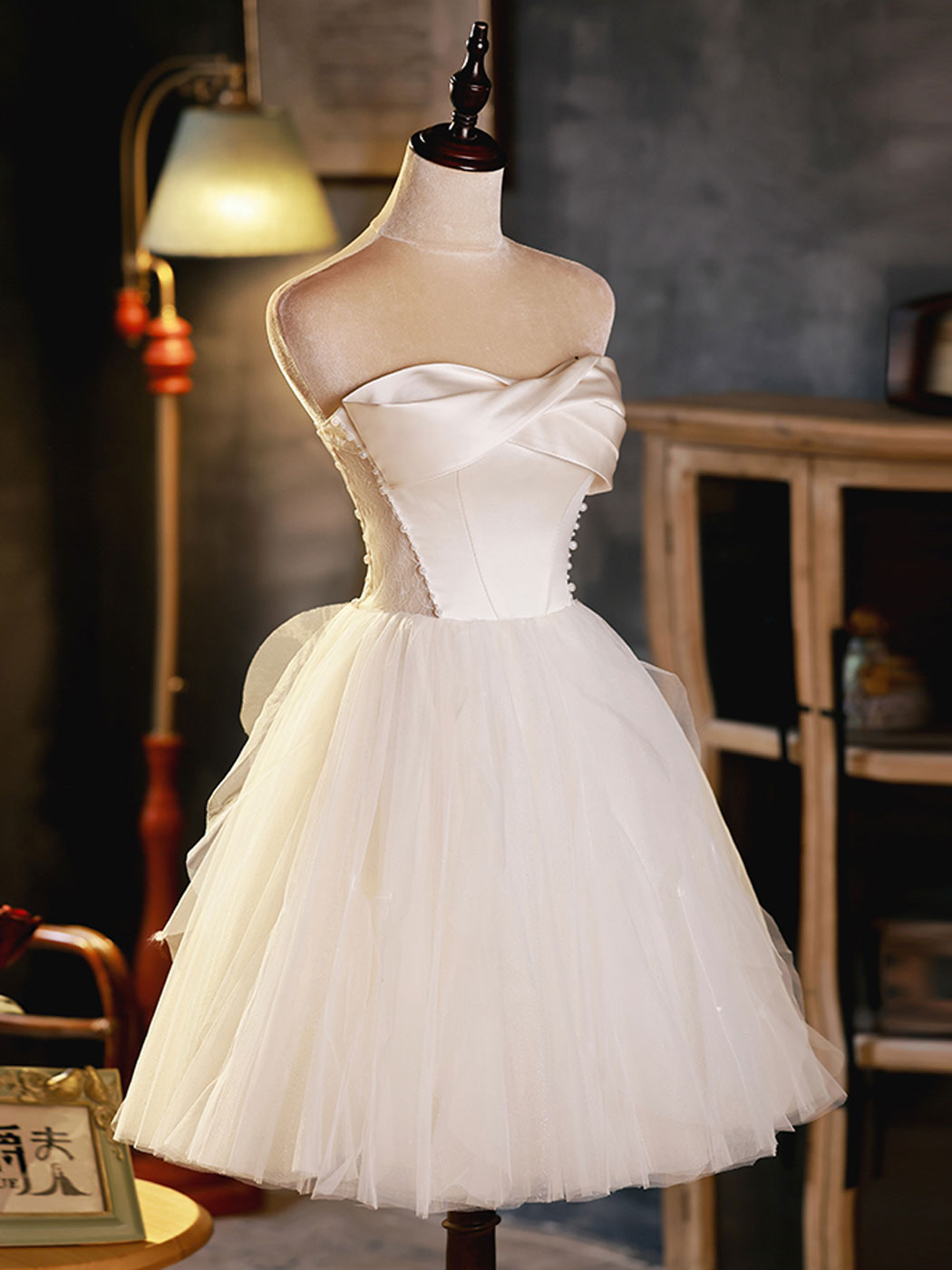 BXOXO White Sweetheart Neck Tulle Short Prom Dress, Light Champagne Homecoming Dress