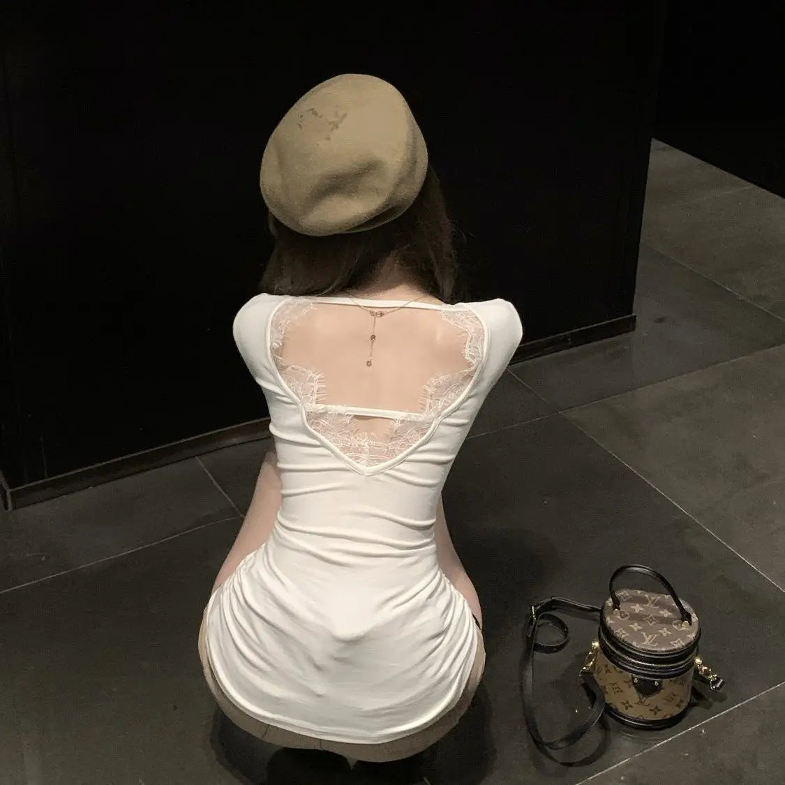 Bxoxo High End Backless Front and Back Lace Patchwork Long Sleeved T-shirt for Women Wearing Tight Fitting and Pure Desire Base Top