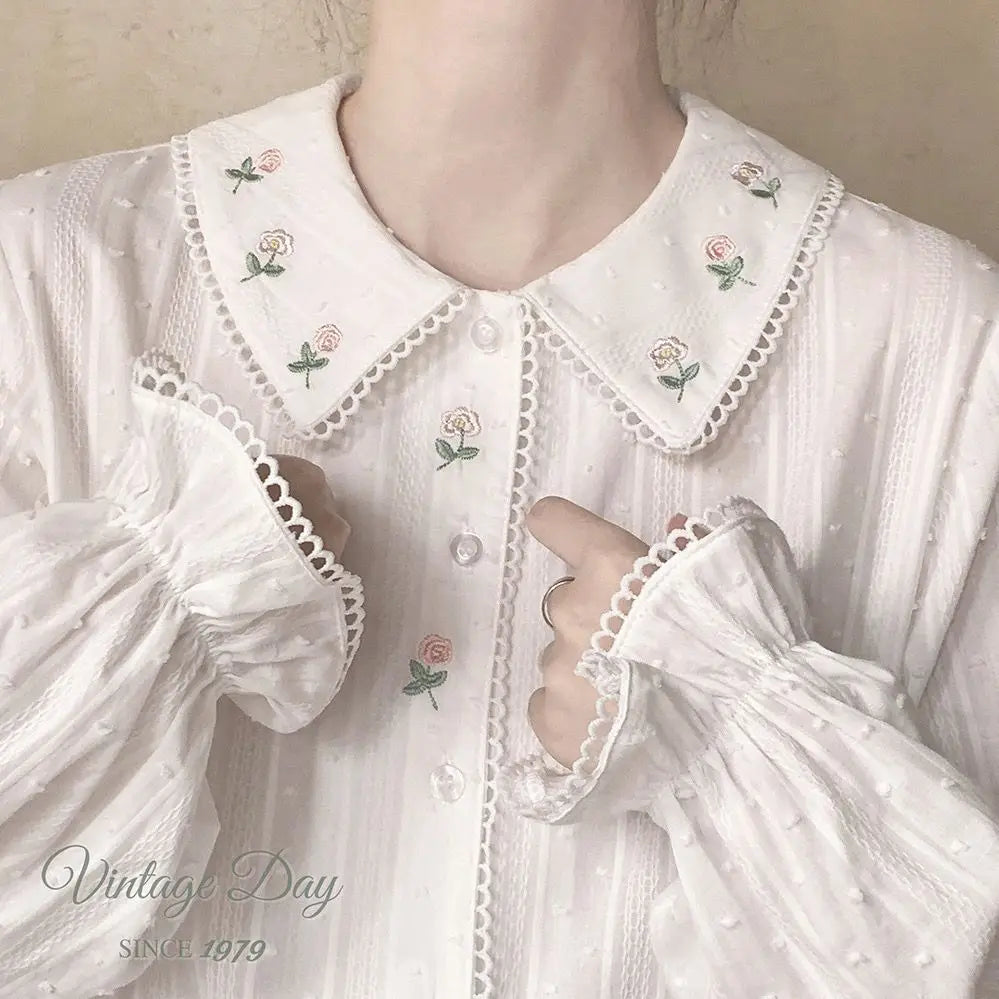 BXOXO - Precious Flower Embroidered Blouse