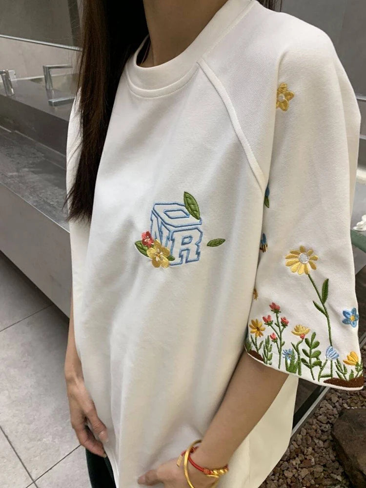 Bxoxo Korean Casual Short Sleeve Women T Shirts Y2K Chic Flower Embroidery Loose O Neck Tees Bf Summer Fashion Cotton Tops New