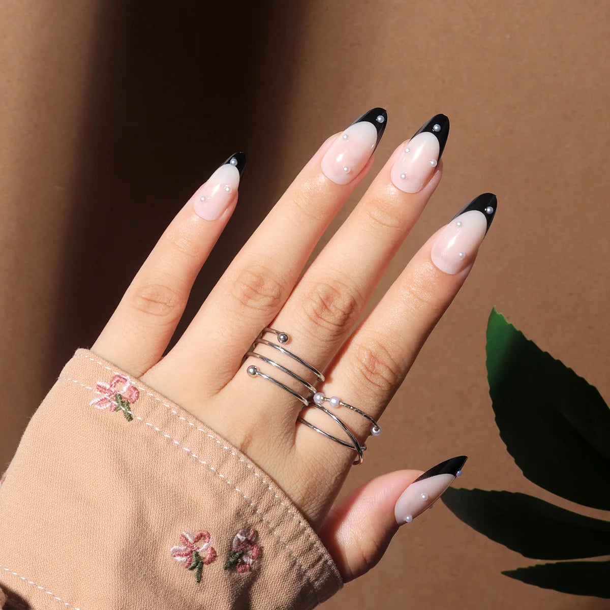 Bxoxo 24P French Oval False Nails Girls White Edge Design Nude Color Wearable Press on Nail Full Cover Short Acrylic Almond Fake Nails