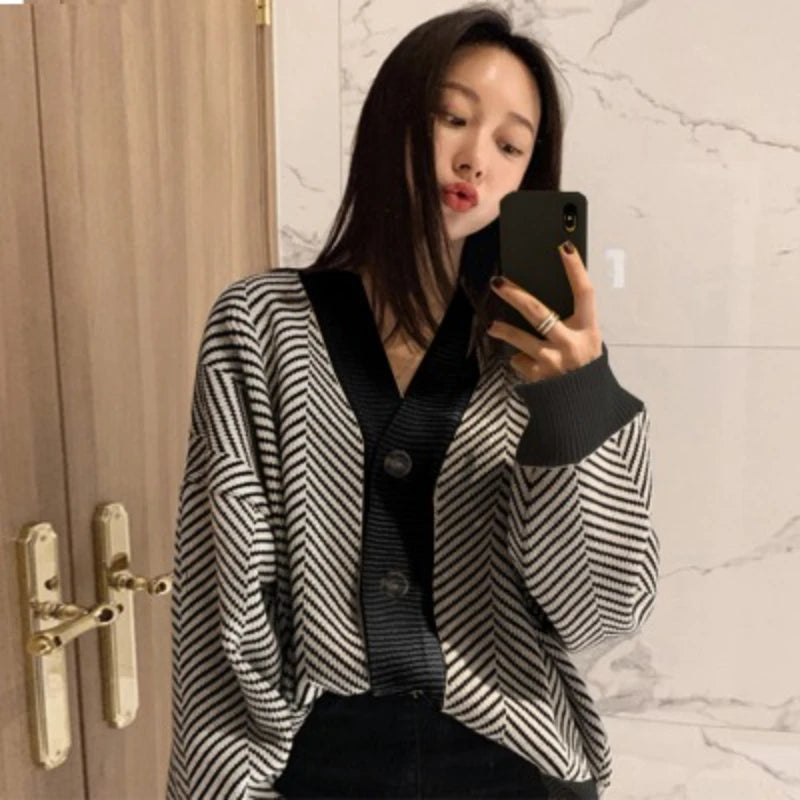 Bxoxo Women's Sweater Button Down V-Neck Striped Cardigan Knitted Tops Single Breasted Autumn Winter Casual Chic Knitwear Outfit