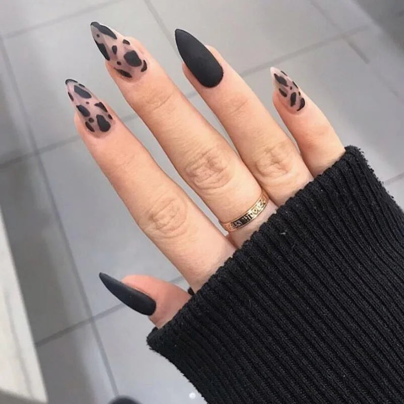 Bxoxo 24P French Oval False Nails Girls White Edge Design Nude Color Wearable Press on Nail Full Cover Short Acrylic Almond Fake Nails