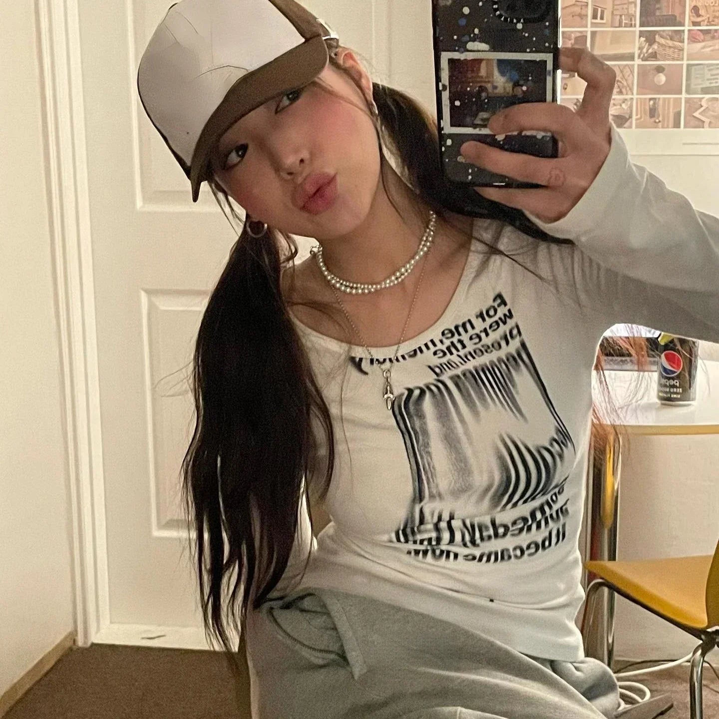 BXOXO Graffiti Letter Print T Shirt Women Slim Crop Tops Long Sleeve Y2k Aesthetic Grunge Tees Streetwear Harajuku Tshirts