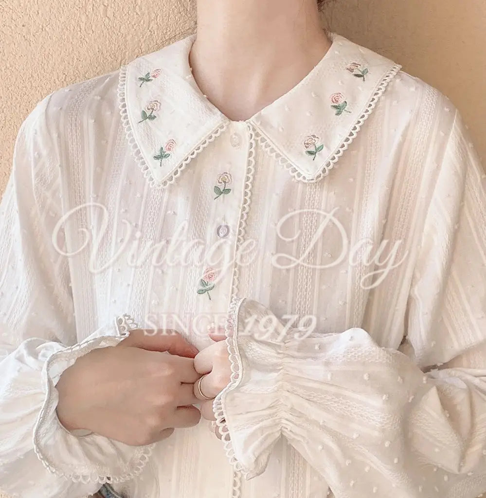 BXOXO - Precious Flower Embroidered Blouse