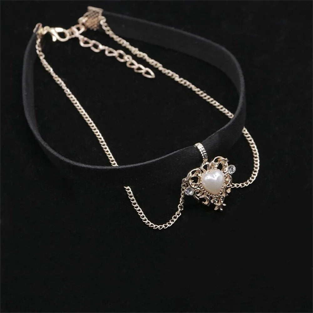 BXOXO Vintage Velvet Chain Choker Necklace Gothic Heart Imitation Pearl Pendant Collar Women Clavicle Chain Necklace Party Jewelry