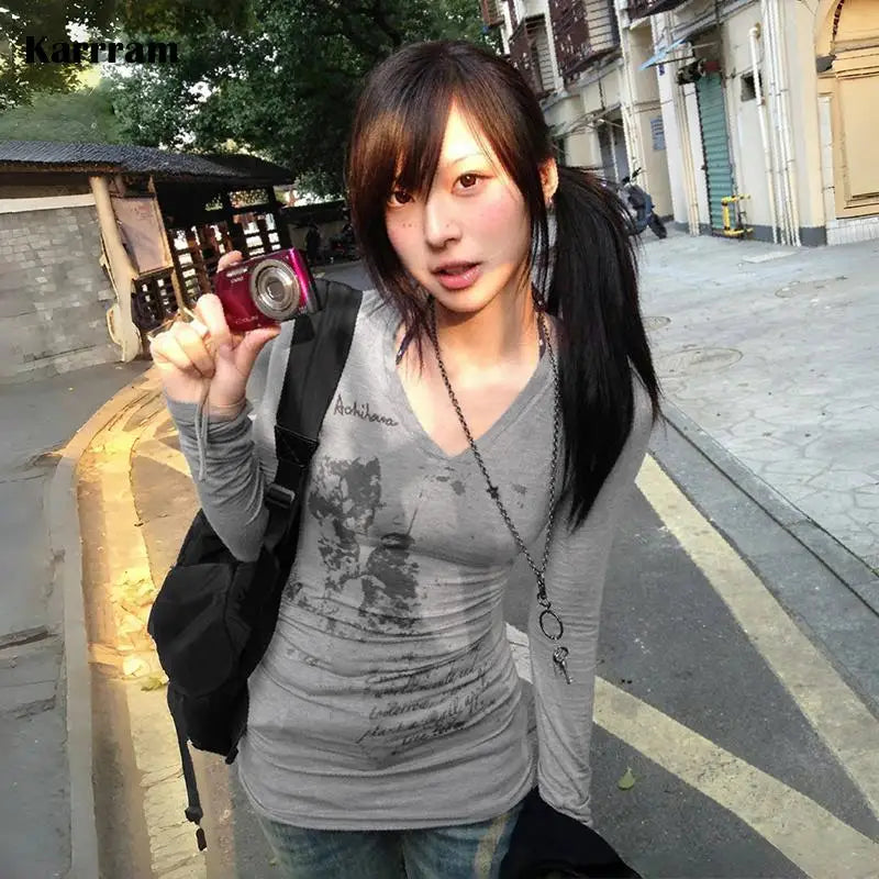 BXOXO Japanese Y2k Graffiti Print T-shirt Trashy 2000s Style V-neck T Shirt Vintage Harajuku Streetwear Grunge American Retro