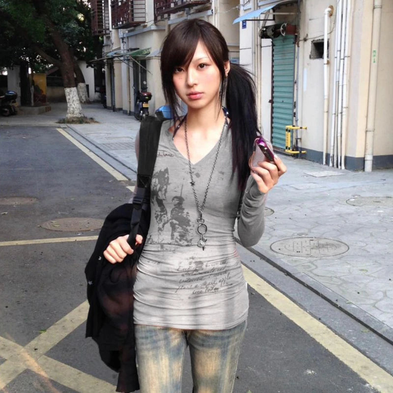 BXOXO Japanese Y2k Graffiti Print T-shirt Trashy 2000s Style V-neck T Shirt Vintage Harajuku Streetwear Grunge American Retro