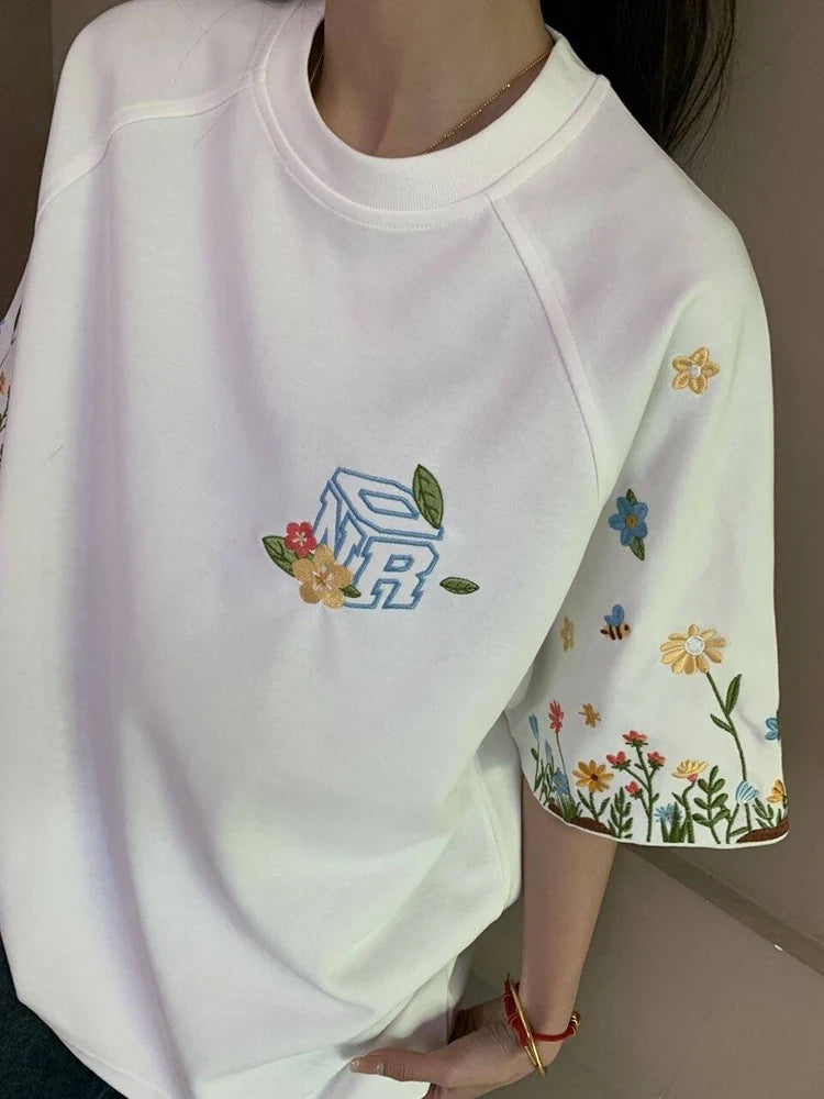Bxoxo Korean Casual Short Sleeve Women T Shirts Y2K Chic Flower Embroidery Loose O Neck Tees Bf Summer Fashion Cotton Tops New